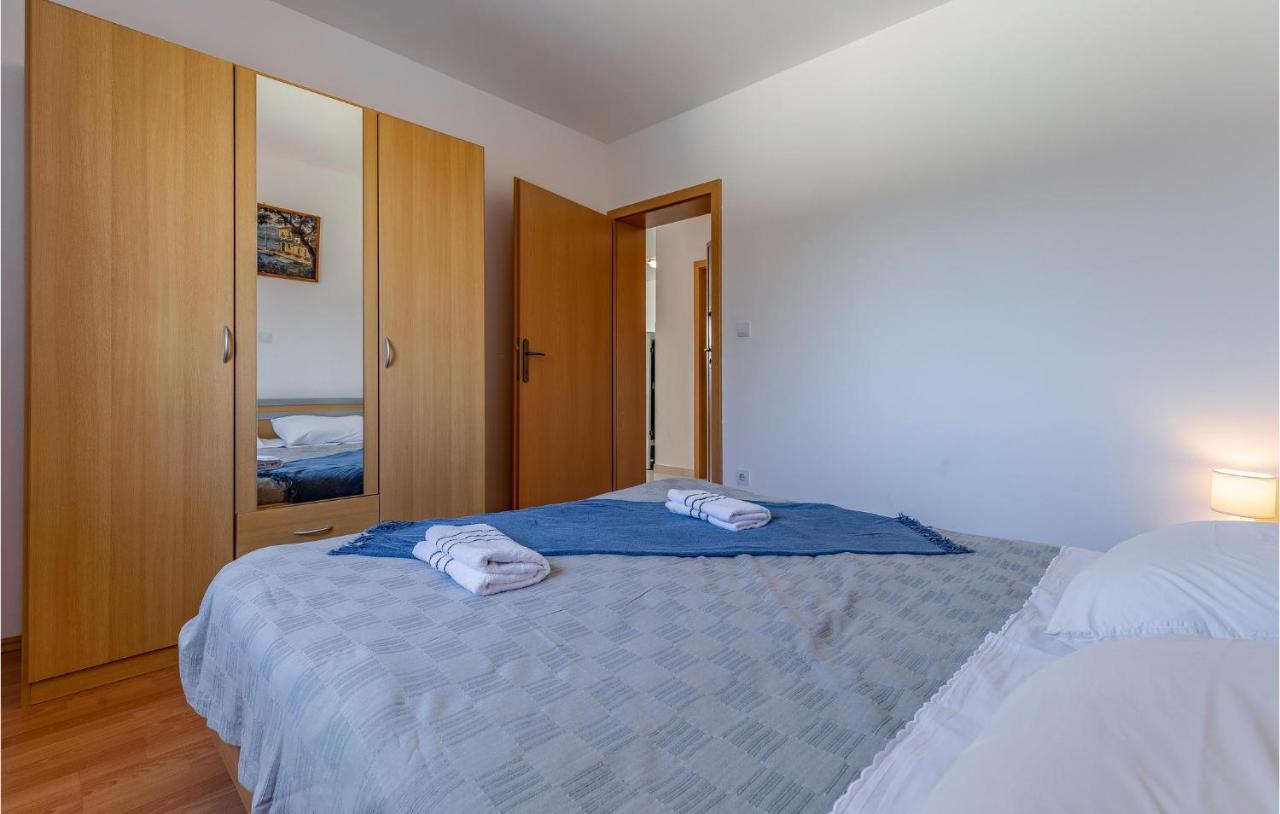 Lovely Apartment In Medulin With Kitchen Esterno foto