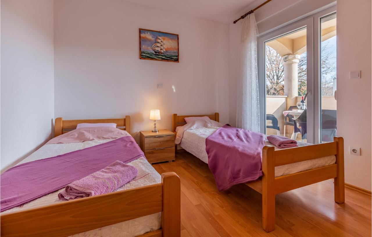 Lovely Apartment In Medulin With Kitchen Esterno foto