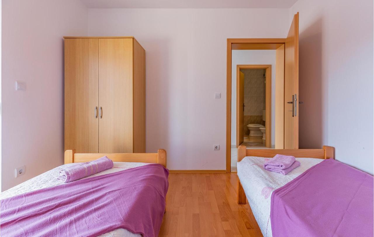 Lovely Apartment In Medulin With Kitchen Esterno foto