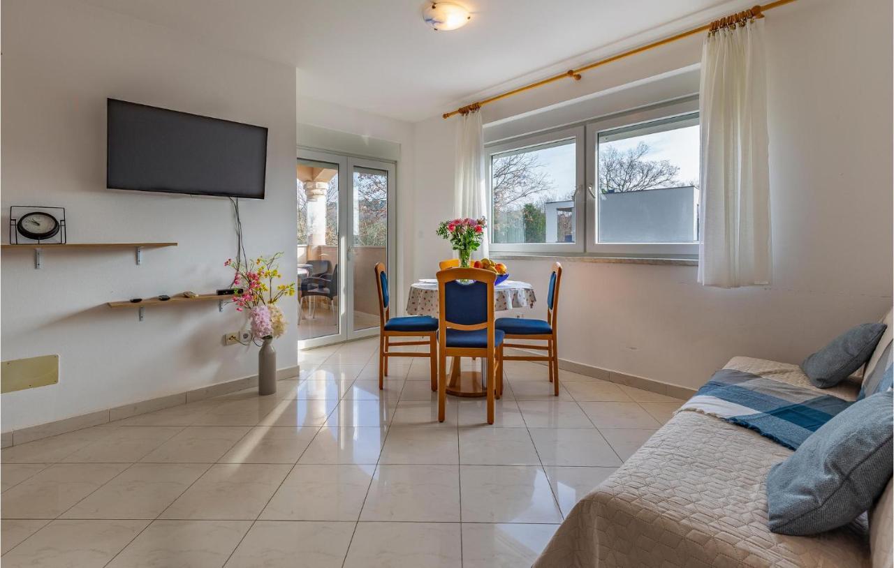 Lovely Apartment In Medulin With Kitchen Esterno foto