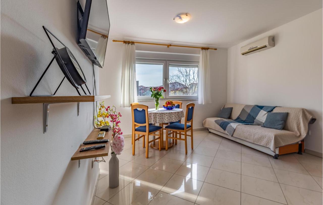 Lovely Apartment In Medulin With Kitchen Esterno foto